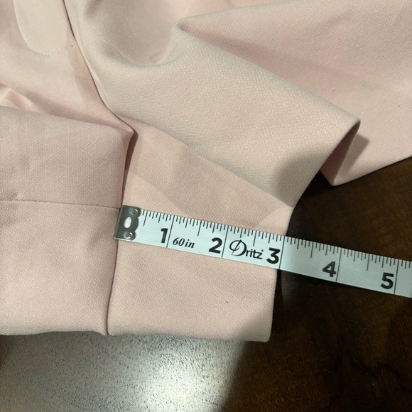 Aritzia Babaton Pleated Mini Short Trouser Style Size 8 - Picture 8 of 8